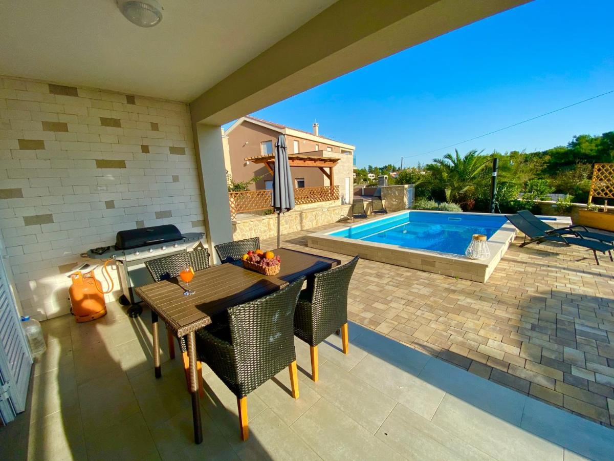 Villa Island Vir With Pool Ngoại thất bức ảnh