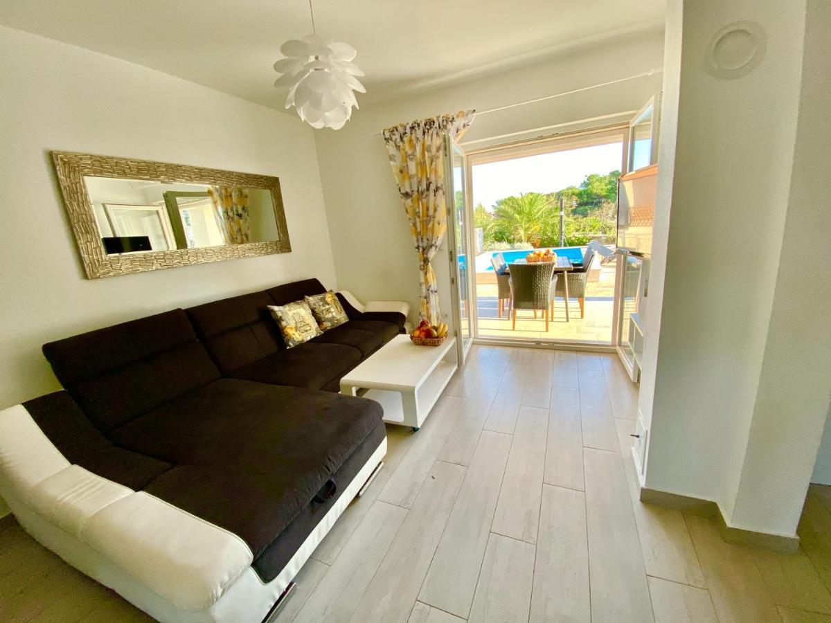 Villa Island Vir With Pool Ngoại thất bức ảnh